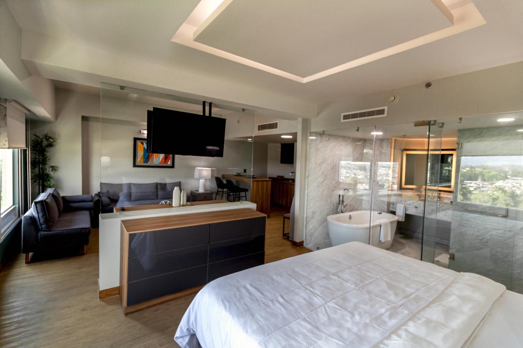 Holiday Inn Uruapan By Ihg Exterior foto