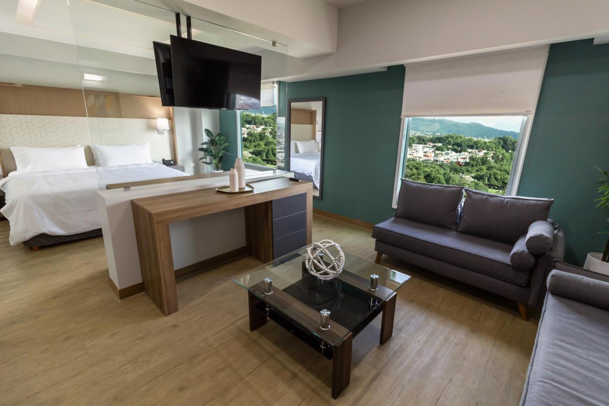 Holiday Inn Uruapan By Ihg Exterior foto