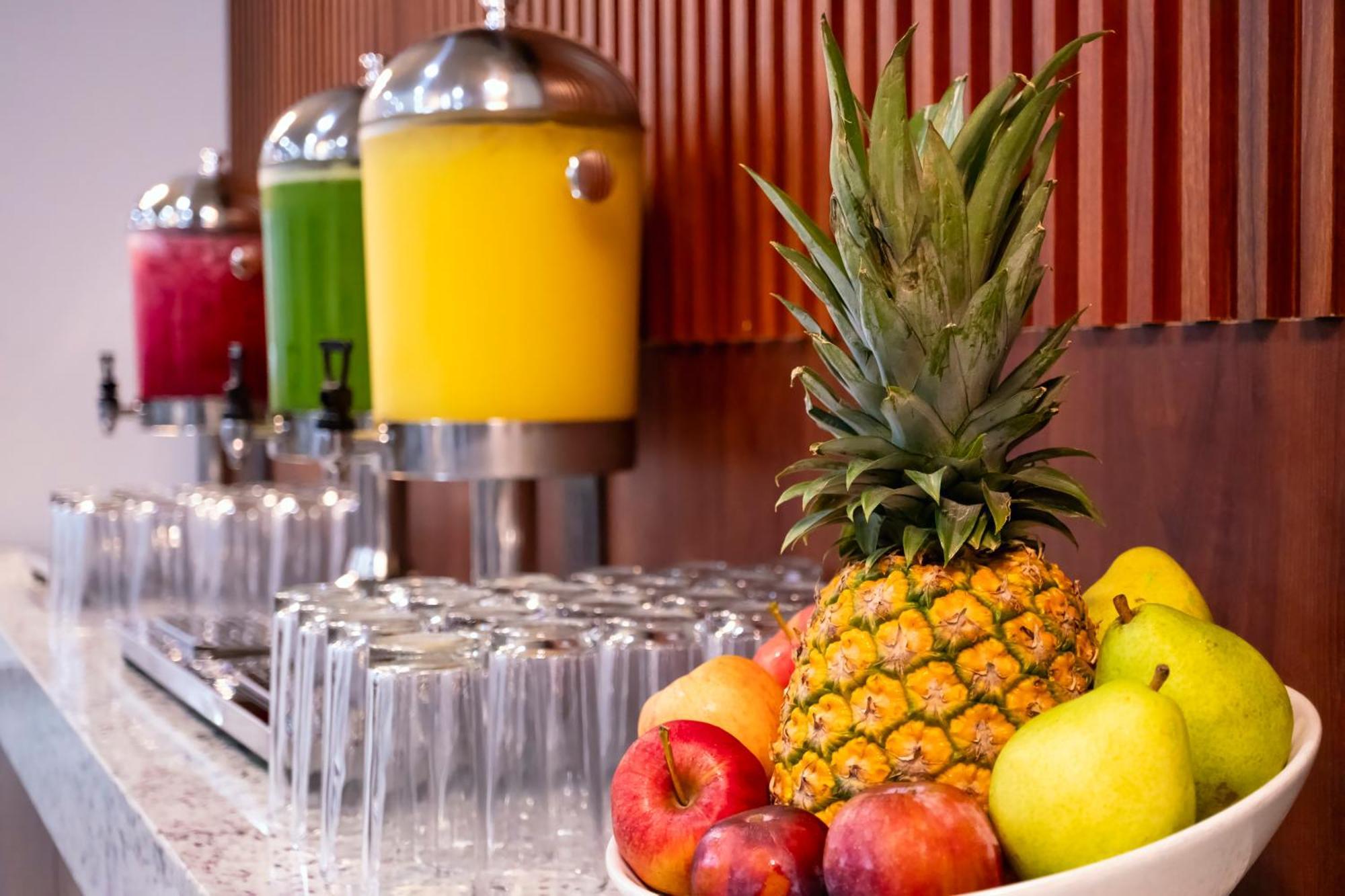 Holiday Inn Uruapan By Ihg Exterior foto