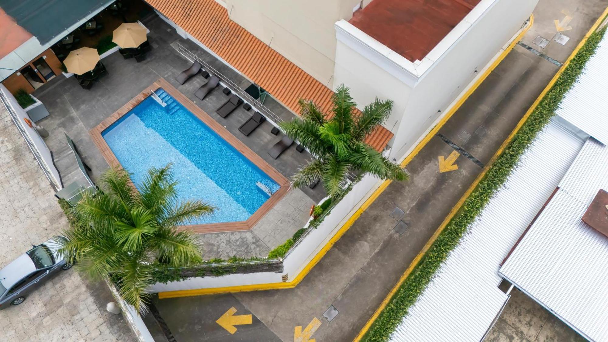 Holiday Inn Uruapan By Ihg Exterior foto