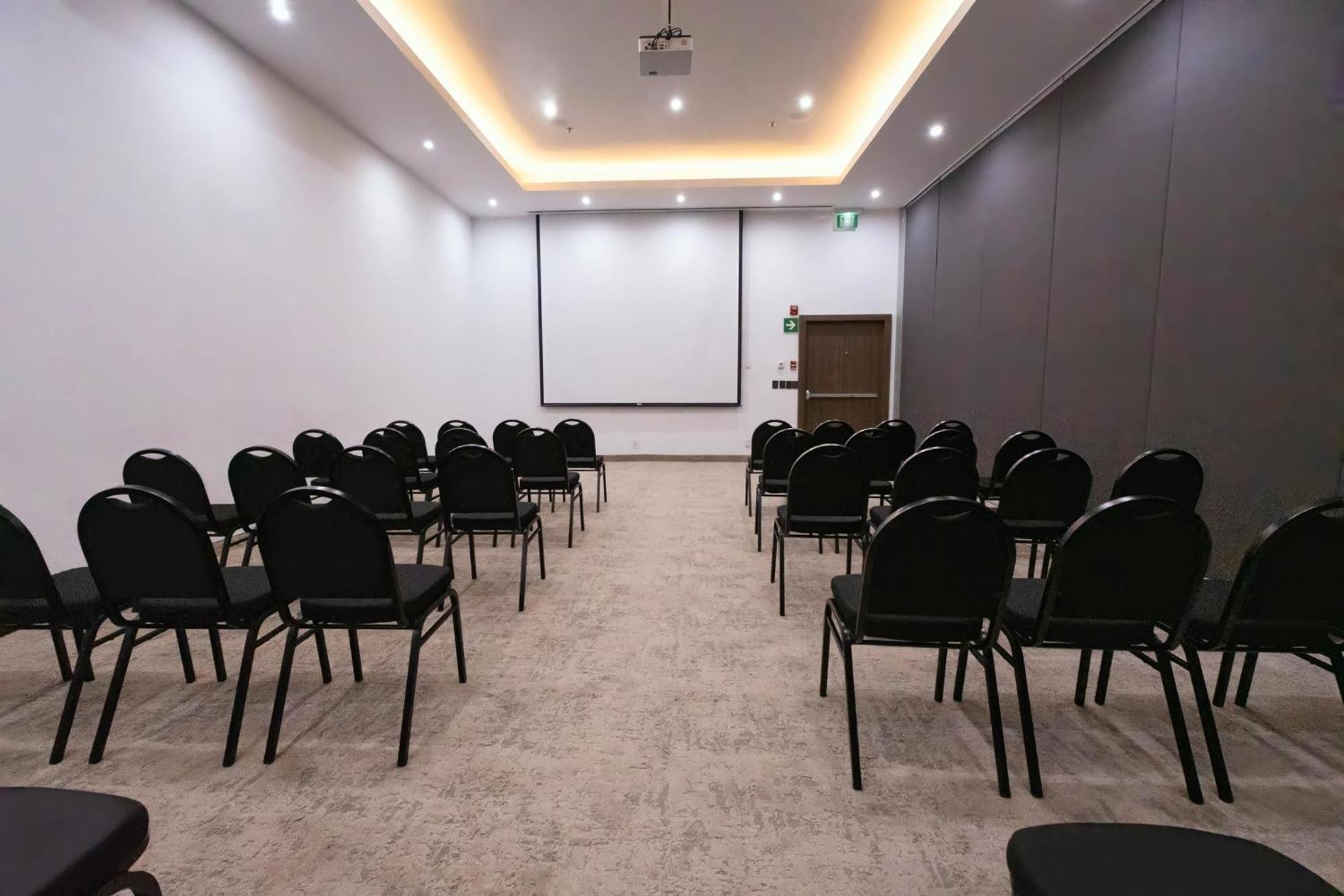 Holiday Inn Uruapan By Ihg Exterior foto