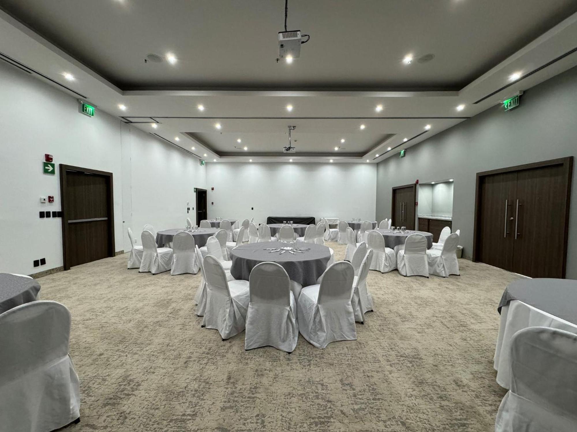 Holiday Inn Uruapan By Ihg Exterior foto