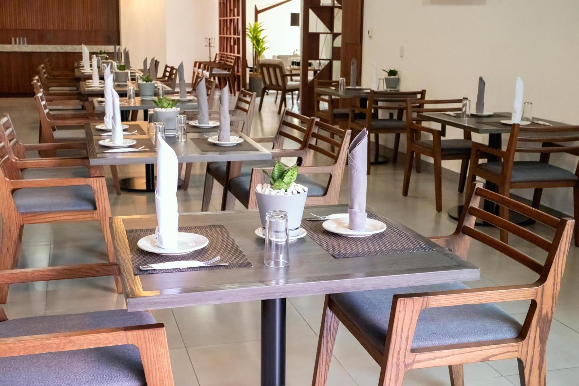 Holiday Inn Uruapan By Ihg Exterior foto