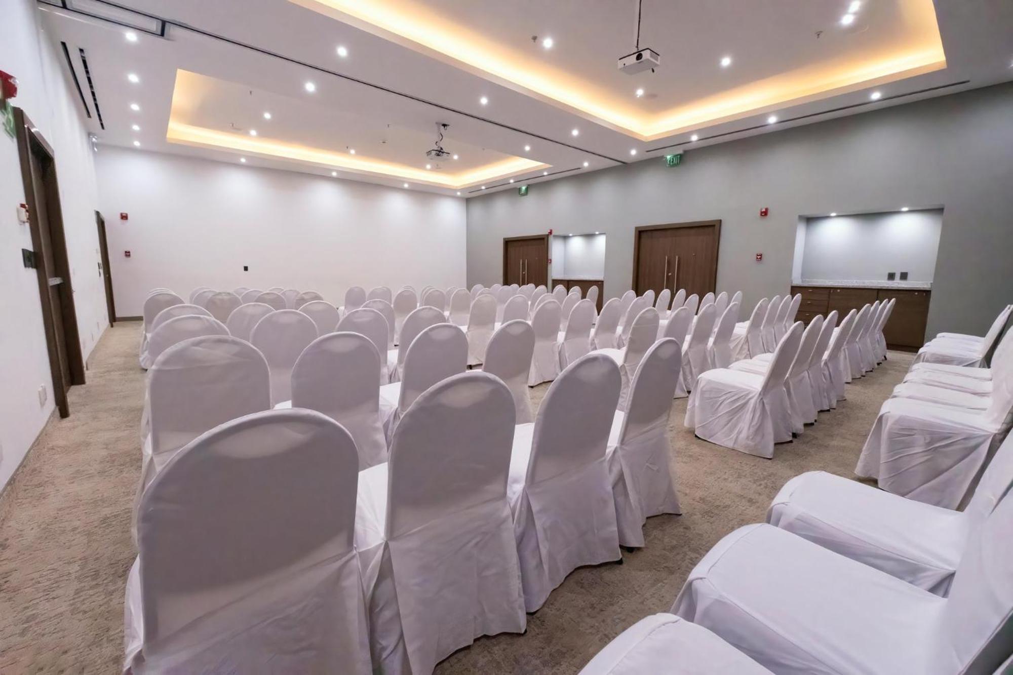 Holiday Inn Uruapan By Ihg Exterior foto
