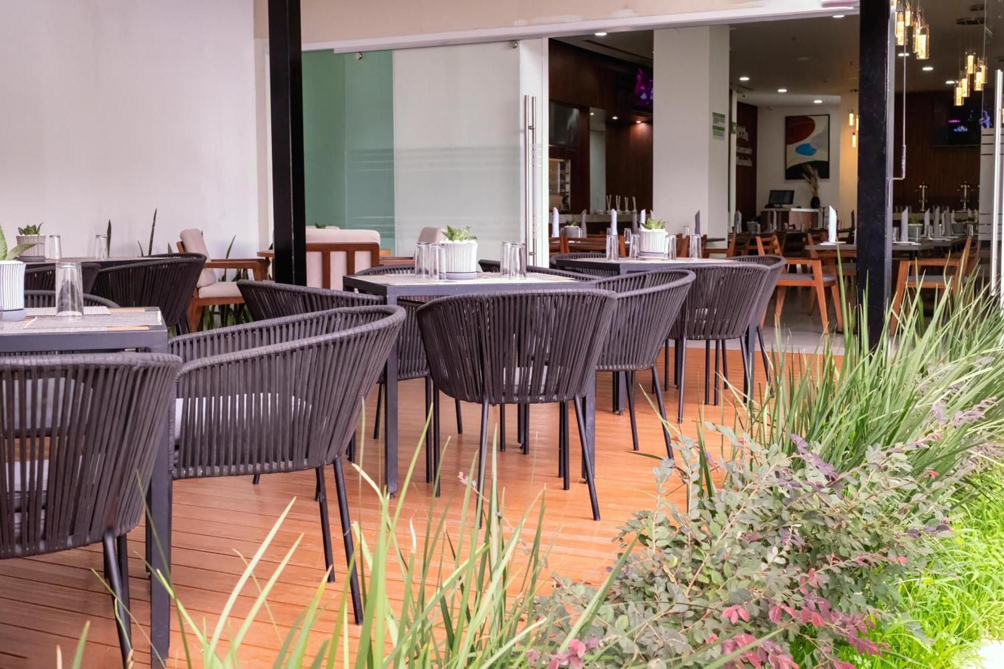 Holiday Inn Uruapan By Ihg Exterior foto